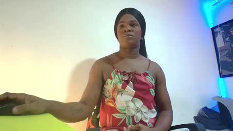 ambargil__ online show from 01/07/25, 10:32