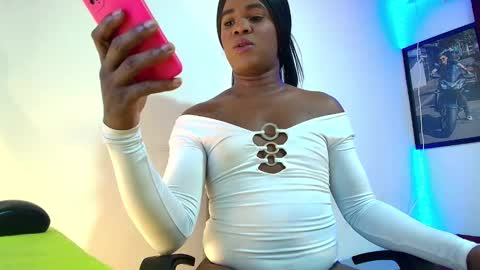 ambargil__ online show from 01/08/25, 03:50