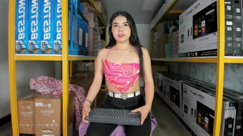 Snapshot of ambarina_ chatting on 04/08/26, 11:43 Ambarina online show from 04/08/26, 11:43