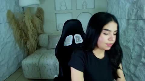 Snapshot of ambarina_r chatting on 10/15/25, 03:17 Ambarina online show from 10/15/25, 03:17