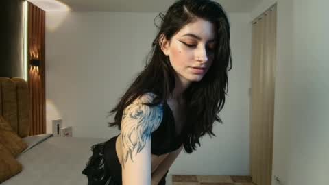 Snapshot of ambarlee_ chatting on 04/22/26, 12:18 AMBAR LEE online show from 04/22/26, 12:18