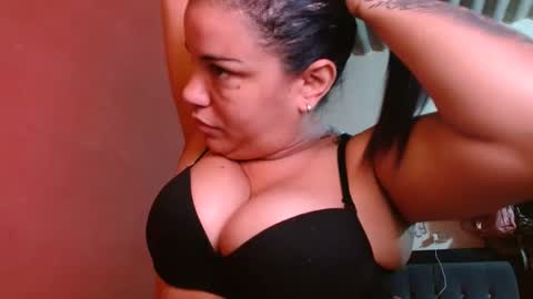 Snapshot of ambarmilf09 chatting on 10/11/25, 03:10 ambarmilf09 online show from 10/11/25, 03:10