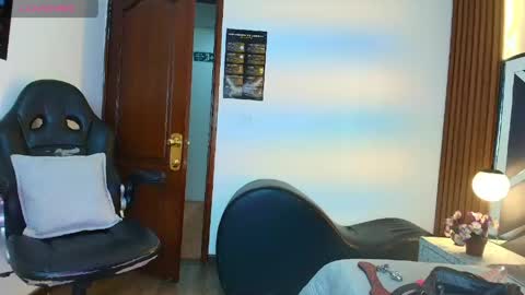 Ambar Ross online show from 04/30/26, 02:34