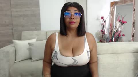 Snapshot of ambarsofhia chatting on 11/22/25, 09:25 Amber Sofhia online show from 11/22/25, 09:25