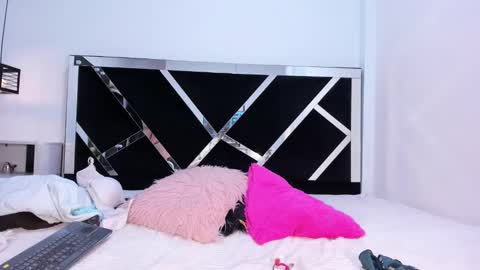   online show from 01/11/25, 10:19