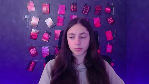 Snapshot of amber__r chatting on 03/18/26, 06:27 Amber online show from 03/18/26, 06:27