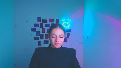 Snapshot of amber__r chatting on 04/07/26, 11:32 Amber online show from 04/07/26, 11:32