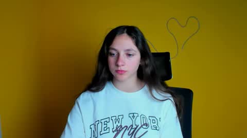 Snapshot of amber__r chatting on 05/10/26, 10:53 Amber online show from 05/10/26, 10:53