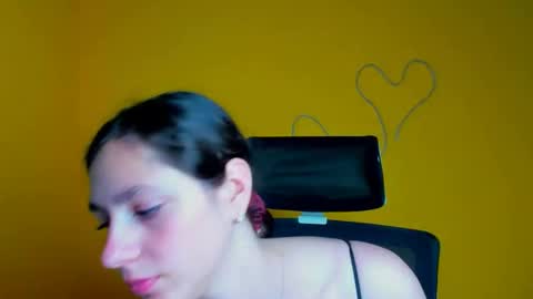 Snapshot of amber__r chatting on 05/19/26, 11:05 Amber online show from 05/19/26, 11:05