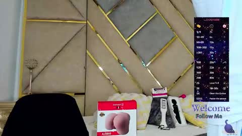 Snapshot of amber_adams_ chatting on 11/09/25, 05:11 Amber online show from 11/09/25, 05:11