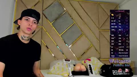 Snapshot of amber_adams_ chatting on 11/11/25, 02:39 Amber online show from 11/11/25, 02:39