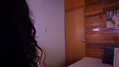 Snapshot of amber_curly chatting on 07/06/26, 08:11 amber_curly online show from 07/06/26, 08:11