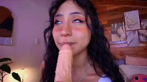 Snapshot of amber_curly chatting on 07/25/26, 03:31 amber_curly online show from 07/25/26, 03:31