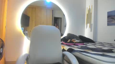 Amber Disney online show from 01/03/25, 11:23