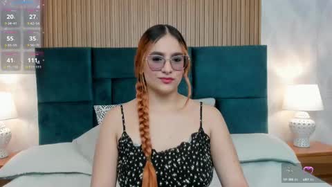 Snapshot of amber_kiss_ chatting on 09/29/25, 06:35 Emily online show from 09/29/25, 06:35