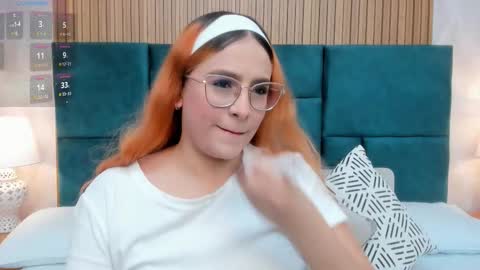 Snapshot of amber_kiss_ chatting on 10/07/25, 06:27 Emily online show from 10/07/25, 06:27