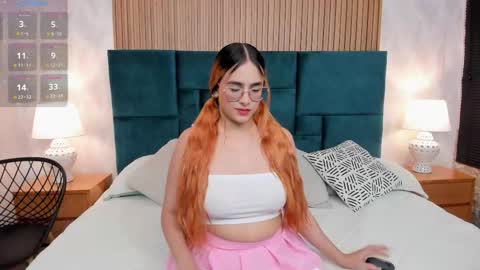 Snapshot of amber_kiss_ chatting on 11/03/25, 06:20 Emily online show from 11/03/25, 06:20