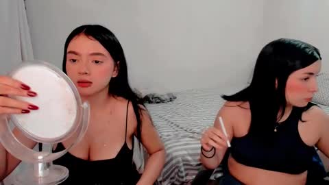 Snapshot of amber_landy1 chatting on 12/21/24, 12:20 amber online show from 12/21/24, 12:20