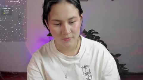 Snapshot of amber_rosewood_ chatting on 01/11/26, 05:23 Vivi online show from 01/11/26, 05:23