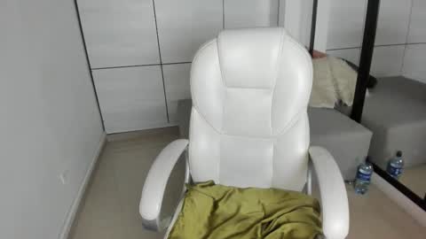 Snapshot of amber_storrm chatting on 09/28/25, 03:34 amber online show from 09/28/25, 03:34