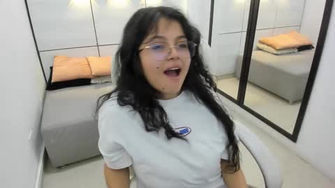 Snapshot of amber_storrm chatting on 10/26/25, 03:34 amber online show from 10/26/25, 03:34