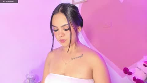 amber_white25 online show from 12/14/24, 05:40