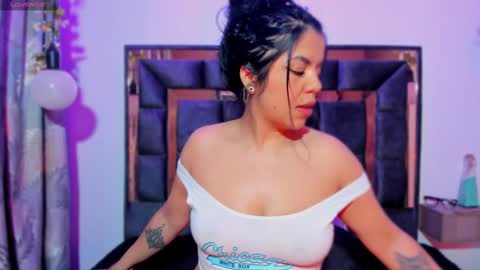 Snapshot of amberbeckeer chatting on 09/26/25, 01:42 Amber online show from 09/26/25, 01:42