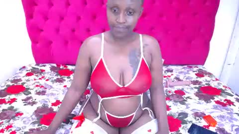 Snapshot of amberdiamondmmm chatting on 10/20/25, 12:05 amberdiamondmmm online show from 10/20/25, 12:05