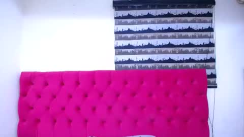 Snapshot of amberdiamondmmm chatting on 10/21/25, 12:50 amberdiamondmmm online show from 10/21/25, 12:50