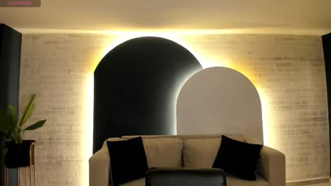 Snapshot of amberfox_1 chatting on 11/25/25, 12:05 Amber Fox online show from 11/25/25, 12:05