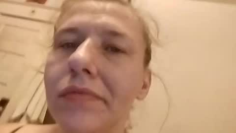 Snapshot of amberjohnson1387 chatting on 11/21/25, 08:02 amberjohnson1387 online show from 11/21/25, 08:02