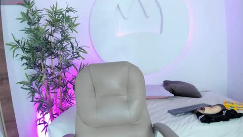 Snapshot of amberjoymilf chatting on 03/25/26, 12:33 Amber online show from 03/25/26, 12:33