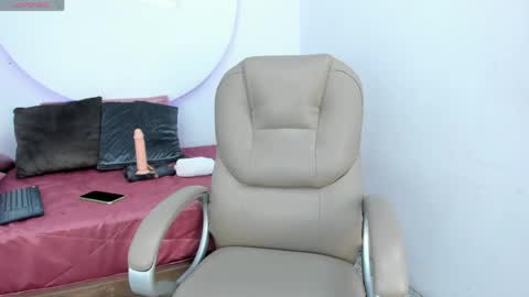 Snapshot of amberjoymilf chatting on 04/16/26, 10:16 Amber online show from 04/16/26, 10:16