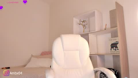 Snapshot of ambermiller04 chatting on 10/14/25, 05:58 Amber online show from 10/14/25, 05:58