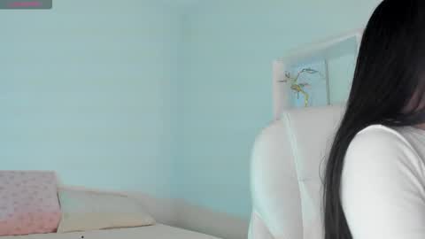 Snapshot of ambermiller04 chatting on 11/20/25, 12:38 Amber online show from 11/20/25, 12:38