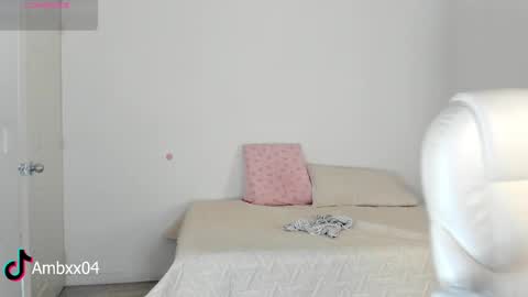 Snapshot of ambermiller04 chatting on 11/22/25, 10:47 Amber online show from 11/22/25, 10:47