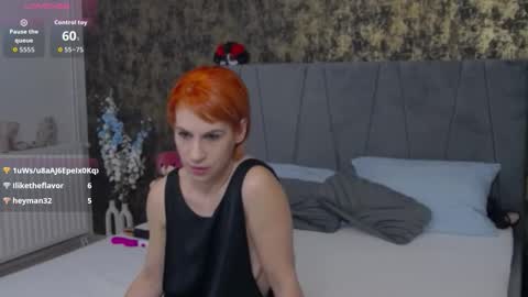 Snapshot of amberminxy chatting on 11/19/25, 07:19 AmberMinxy online show from 11/19/25, 07:19