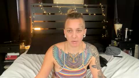 Amberneddie online show from 11/10/25, 05:01