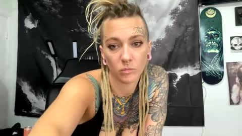 Amberneddie online show from 11/15/25, 07:32