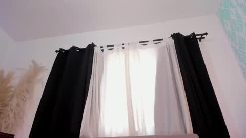 Snapshot of amberpixie_ chatting on 11/12/25, 07:57 Amber online show from 11/12/25, 07:57