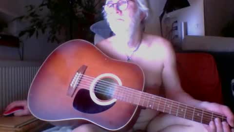 Snapshot of amberr11 chatting on 01/13/26, 11:32 Amberr11 online show from 01/13/26, 11:32
