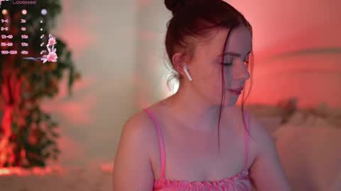 Snapshot of ambershoney chatting on 05/08/26, 10:15 Amber online show from 05/08/26, 10:15