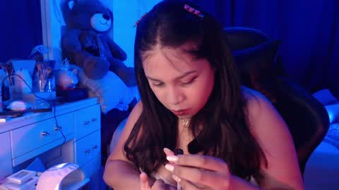 Snapshot of ambersmith98_ chatting on 12/14/24, 02:23 Amber online show from 12/14/24, 02:23