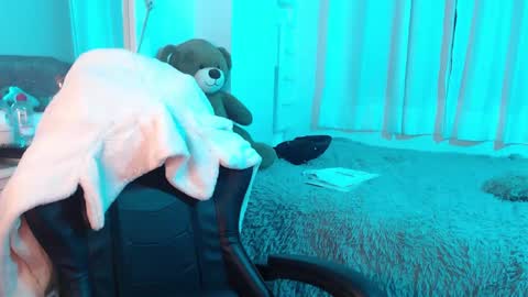 Snapshot of ambersmith98_ chatting on 02/15/25, 11:25 Amber online show from 02/15/25, 11:25