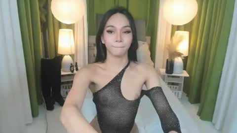 Snapshot of ambervixen69 chatting on 09/23/25, 10:24 BIGCOCK AMBER online show from 09/23/25, 10:24