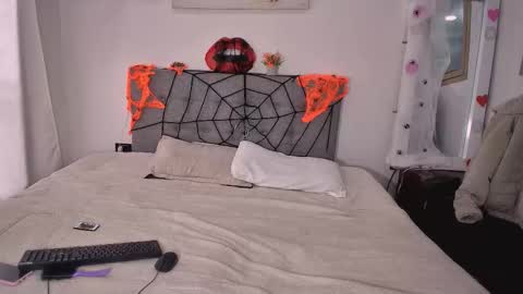 Amber  online show from 10/13/25, 07:14