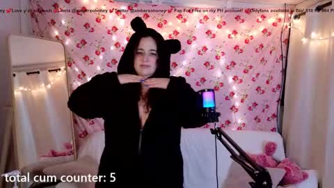 Snapshot of amberxoxhoney chatting on 02/28/25, 05:37 Amber Honey  online show from 02/28/25, 05:37