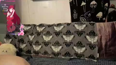 Snapshot of amburlicious chatting on 11/02/25, 02:25 amburlicious online show from 11/02/25, 02:25