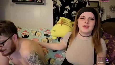 Snapshot of amburlicious chatting on 11/15/25, 03:37 amburlicious online show from 11/15/25, 03:37