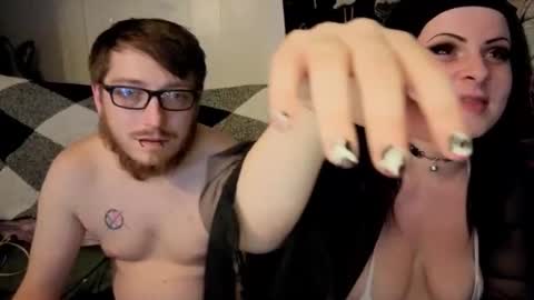 Snapshot of amburlicious chatting on 12/05/25, 03:59 amburlicious online show from 12/05/25, 03:59